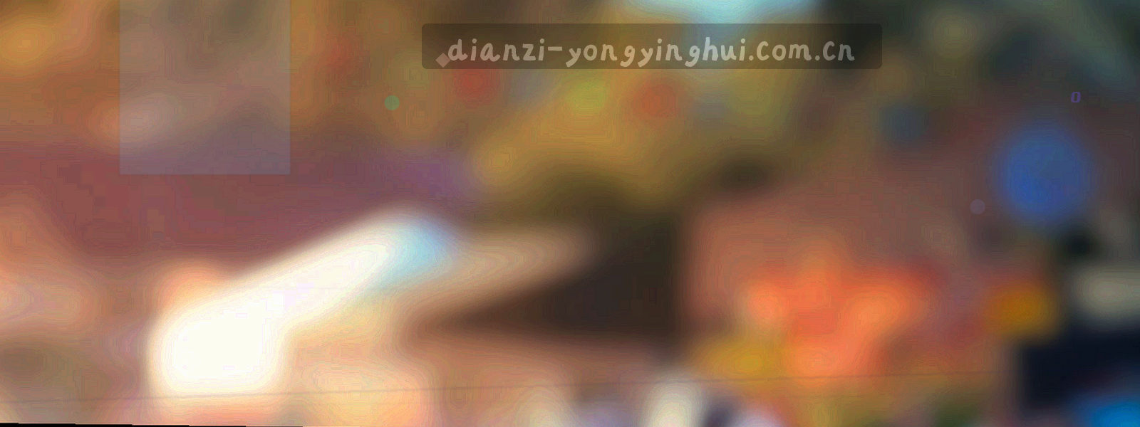 深青蓝底色上的等高线与路径网格抽象图形，局部点缀铜金细线，不含文字与人物